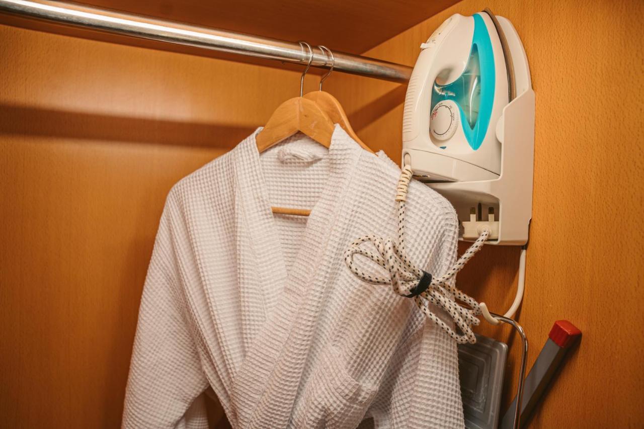 St Giles Gardens Hotel Kuala Lumpur Ngoại thất bức ảnh A bathrobe