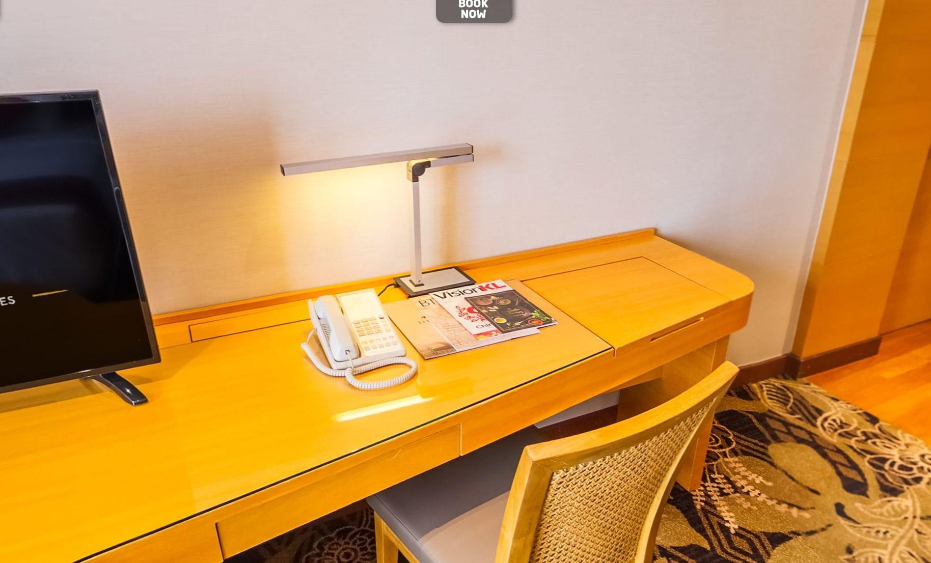 St Giles Gardens Hotel Kuala Lumpur Ngoại thất bức ảnh A desk lamp