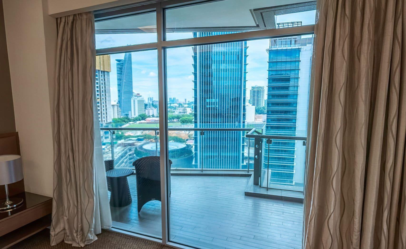 St Giles Gardens Hotel Kuala Lumpur Ngoại thất bức ảnh A sliding door