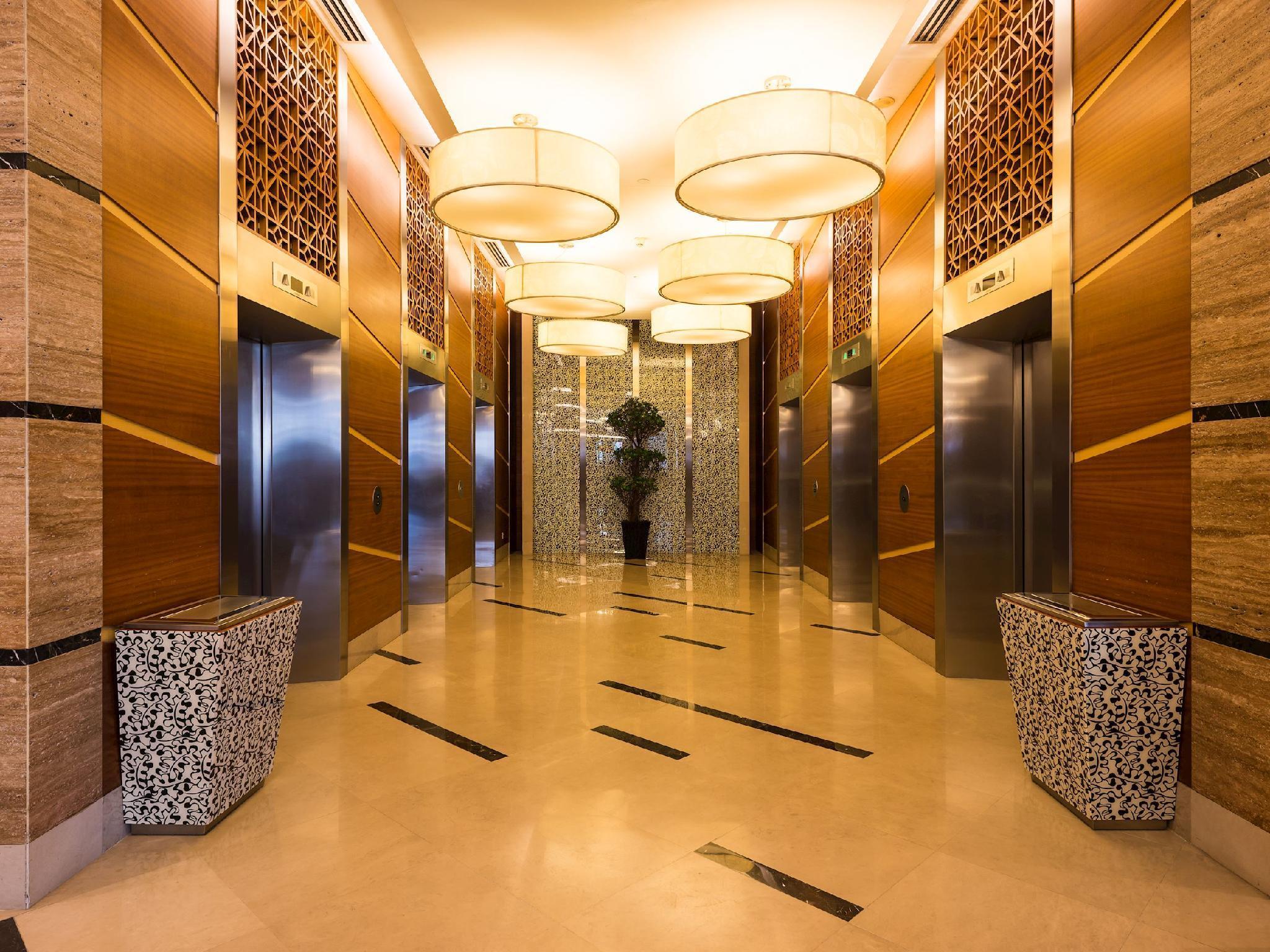 St Giles Gardens Hotel Kuala Lumpur Ngoại thất bức ảnh The elevator lobby
